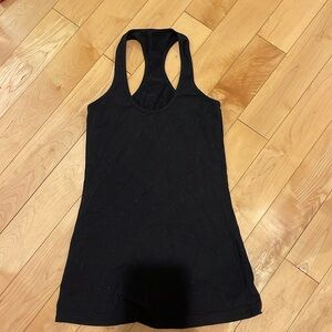 Black lulon Lululemon classic tank size 6
